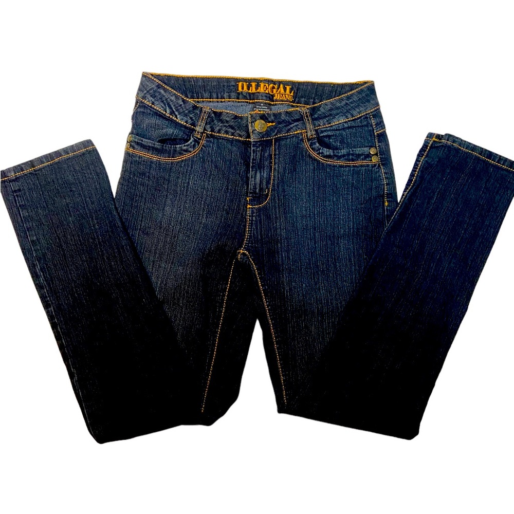 ILLEGAL JEANS WOMAN’S SIZE 11 JEANS 98%COTTON 2%SPANDEX